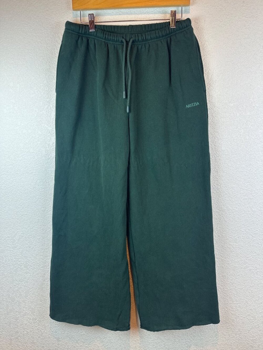 Aritzia Sweatfleece Mega Fit Wide Leg Sweatpants Green Womens Medium Casual - Picture 3 of 11